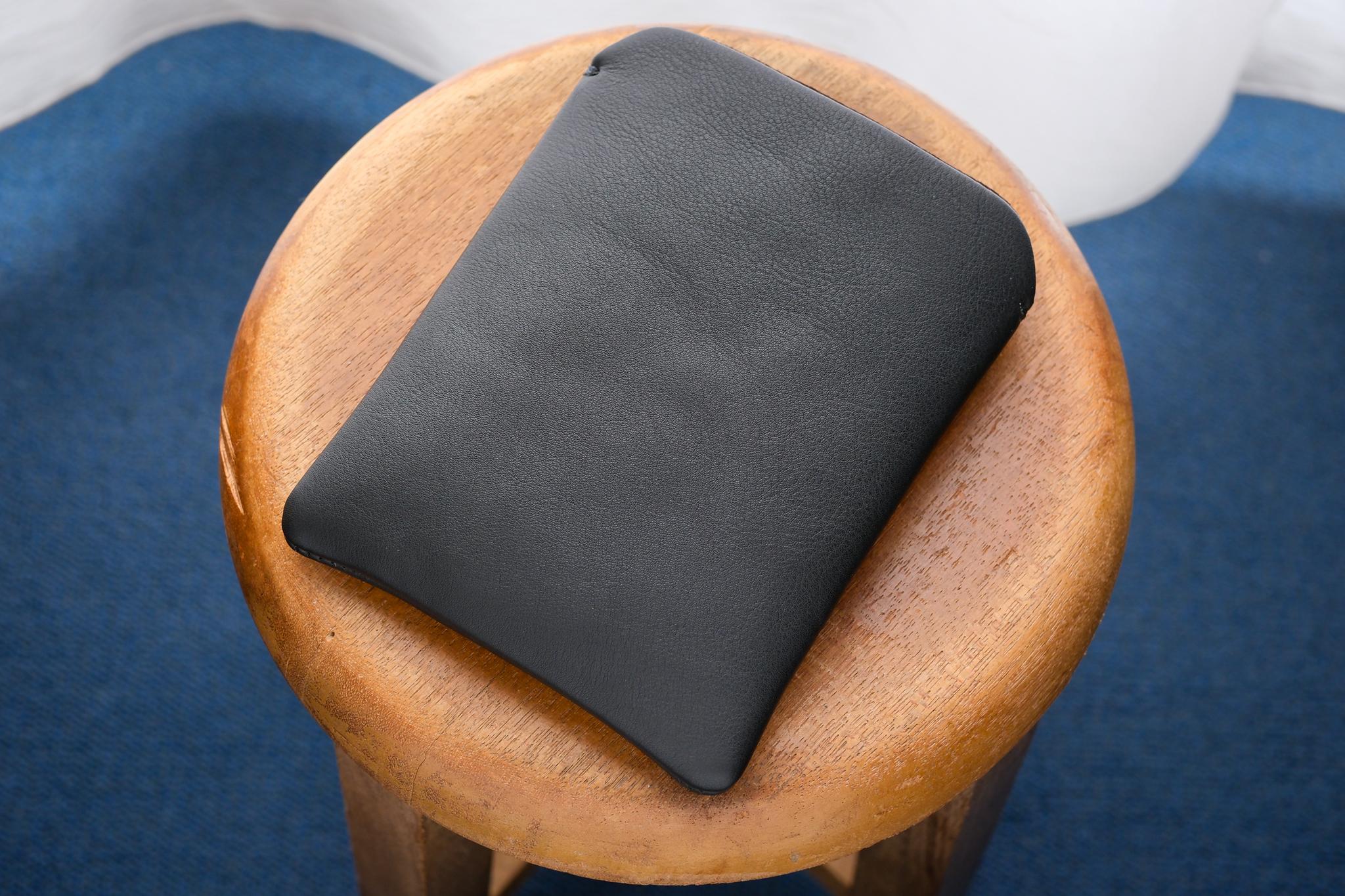 《WATERPROOF LEATHER》Kindle 本革レザースリーブケース｜Kindle対応《Black》 | 6枚目