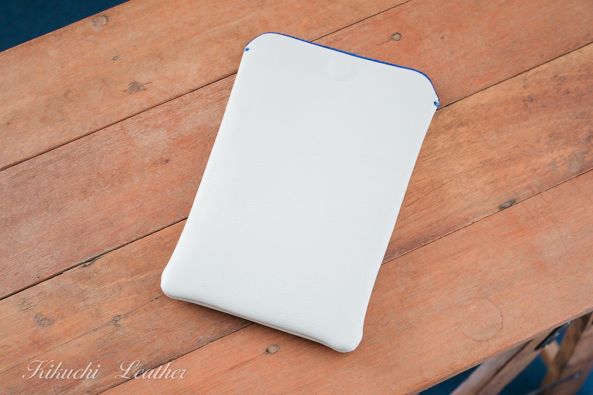 一点物《LIONA》iPad mini 8.3インチ　レザースリーブケース ライトグレー　le031