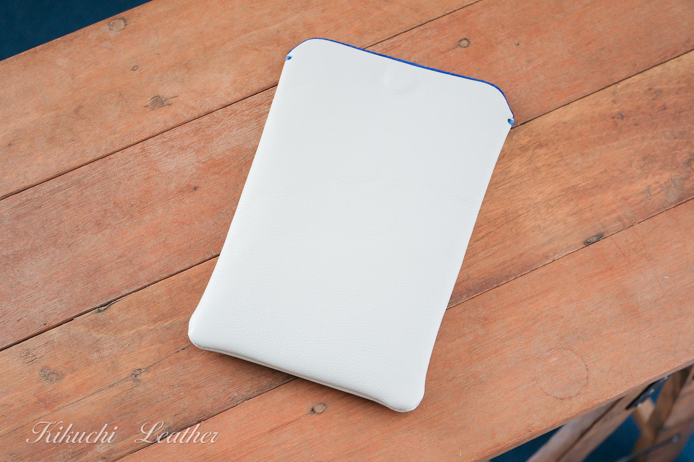 一点物《LIONA》iPad mini 8.3インチ　レザースリーブケース ライトグレー　le0311枚目の画像
