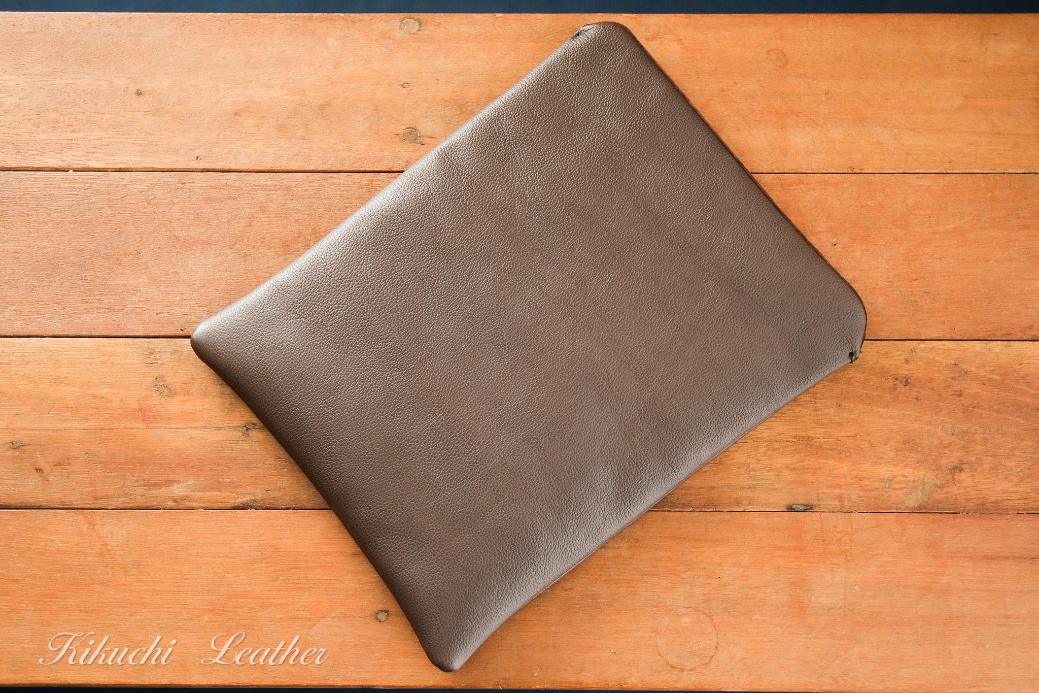 一点もの《LIONA》14インチノートPC用スリーブケース　ダークブラウン