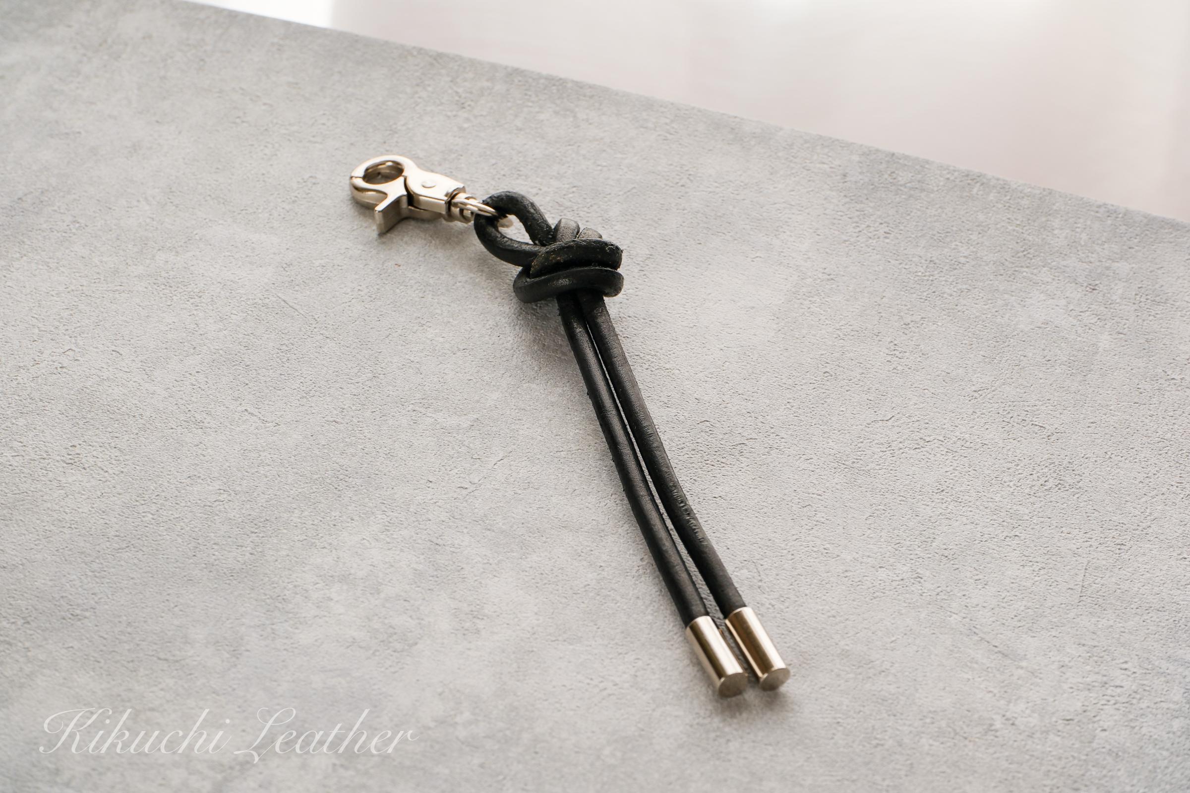 《Cow Leather》Yui レザーコードチャーム1枚目の画像